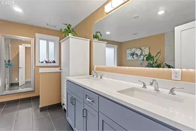 10644 NE Russell Ct, Portland, OR 97220 - Photo 21