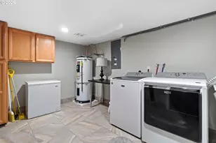 10644 NE Russell Ct, Portland, OR 97220 - Photo 37