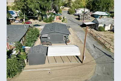 105 Columbia Ave, Wishram, WA 98673 - Photo 9