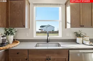 464 NE Hunter Dr, Estacada, OR 97023 - Photo 3