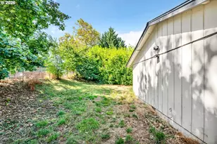 1842 Laveta Ln, Eugene, OR 97402 - Photo 27