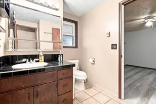 1842 Laveta Ln, Eugene, OR 97402 - Photo 17