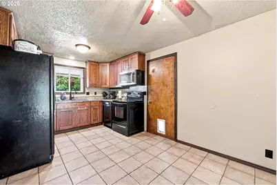 1842 Laveta Ln, Eugene, OR 97402 - Photo 13