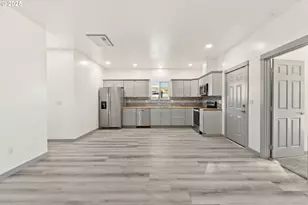 2104 True Ave, La Grande, OR 97850 - Photo 3