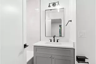 11067 SW 61st Ave, Portland, OR 97219 - Photo 11