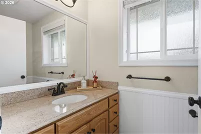 2536 15th St, Springfield, OR 97477 - Photo 15