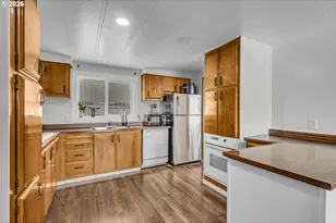 841 SW Liberty Bell Dr, Beaverton, OR 97006 - Photo 11