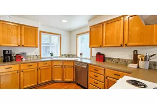 841 12th St, Lafayette, OR 97127 - Photo 11