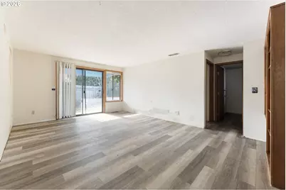 435 Gentle Ave E, Monmouth, OR 97361 - Photo 5