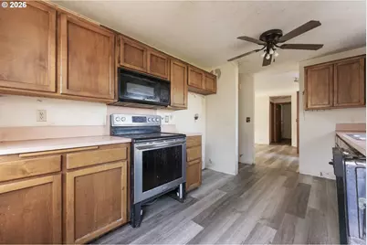 435 Gentle Ave E, Monmouth, OR 97361 - Photo 13