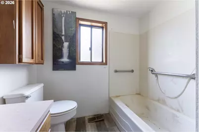 435 Gentle Ave E, Monmouth, OR 97361 - Photo 15