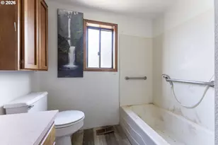 435 Gentle Ave E, Monmouth, OR 97361 - Photo 15