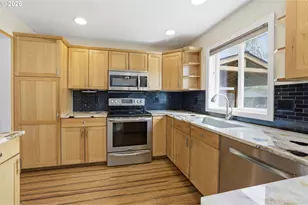 2340 SW Howard Dr, McMinnville, OR 97128 - Photo 5