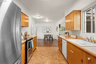 1860 SW Wynwood Ave, Portland, OR 97225 - Photo 17
