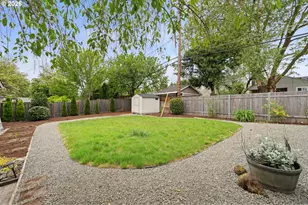 1860 SW Wynwood Ave, Portland, OR 97225 - Photo 33
