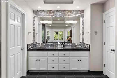 7717 NW Blue Pointe Ln, Portland, OR 97229 - Photo 21