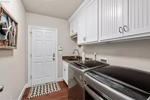 7717 NW Blue Pointe Ln, Portland, OR 97229 - Photo 31