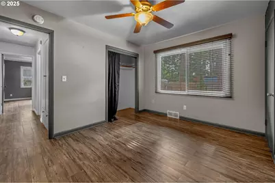 11520 SE Bush St, Portland, OR 97266 - Photo 17