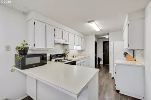 831 NE 90th Ave, Portland, OR 97220 - Photo 5