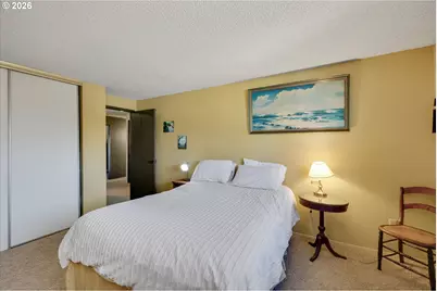 831 NE 90th Ave, Portland, OR 97220 - Photo 17