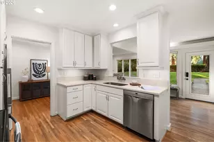 381 S Palatine Hill Rd, Portland, OR 97219 - Photo 17