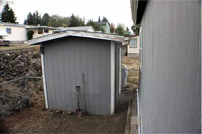 124 Country Side Ln, Winston, OR 97496 - Photo 19