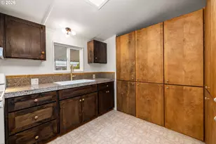 13115 SE Foster Rd, Portland, OR 97236 - Photo 11