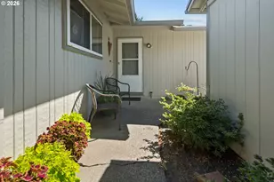 555 Hartke Loop, Oregon City, OR 97045 - Photo 3