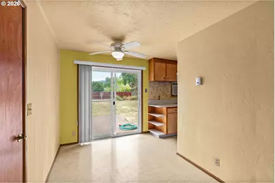 520 E 33rd Ave, Eugene, OR 97405 - Photo 9