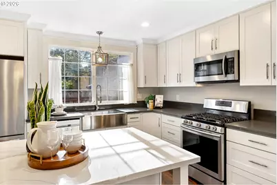 5262 Rosewood St, Lake Oswego, OR 97035 - Photo 9