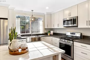 5262 Rosewood St, Lake Oswego, OR 97035 - Photo 9