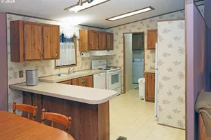 116 SE 8th St, Troutdale, OR 97060 - Photo 9