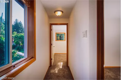 7942 N Hurst Near The Park Ave, Portland, OR 97203 - Photo 17