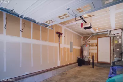 7942 N Hurst Near The Park Ave, Portland, OR 97203 - Photo 9