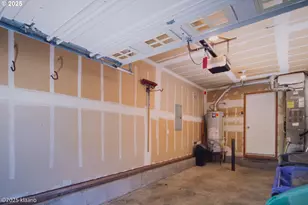 7942 N Hurst Near The Park Ave, Portland, OR 97203 - Photo 9