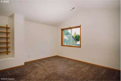 7942 N Hurst Near The Park Ave, Portland, OR 97203 - Photo 19