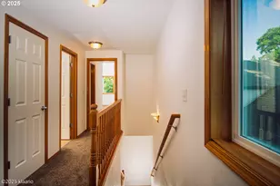 7942 N Hurst Near The Park Ave, Portland, OR 97203 - Photo 11