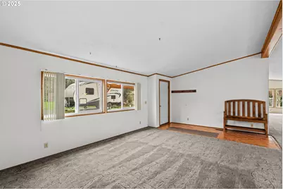 31725 Lynx Hollow Rd, Creswell, OR 97426 - Photo 9