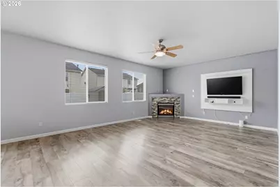 804 N 26th Ave, Cornelius, OR 97113 - Photo 5