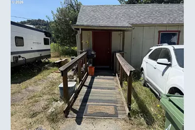 140 Poplar St, Powers, OR 97466 - Photo 7