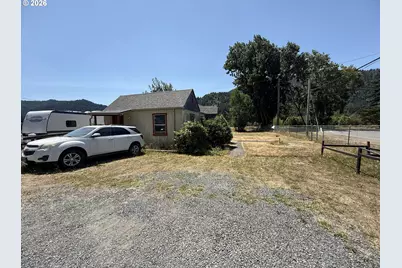 140 Poplar St, Powers, OR 97466 - Photo 17