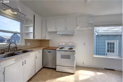 135 SW 2nd St, Warrenton, OR 97146 - Photo 21