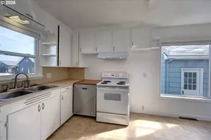 135 SW 2nd St, Warrenton, OR 97146 - Photo 21