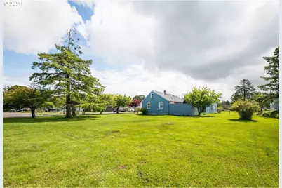 135 SW 2nd St, Warrenton, OR 97146 - Photo 11