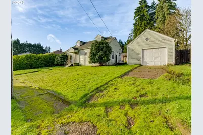 375 SW Spruce St, Willamina, OR 97396 - Photo 3