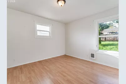 375 SW Spruce St, Willamina, OR 97396 - Photo 11