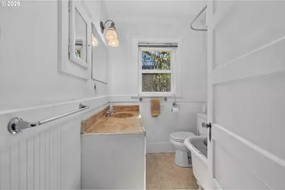 422 W 11th St, The Dalles, OR 97058 - Photo 19