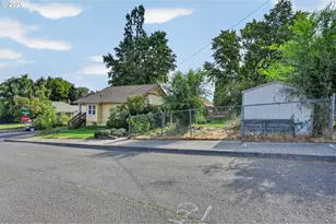 422 W 11th St, The Dalles, OR 97058 - Photo 35