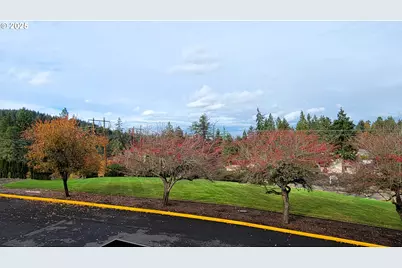 296 Woodridge Dr, Eugene, OR 97405 - Photo 3