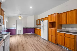 1100 SW 2nd Ave, Mill City, OR 97360 - Photo 9